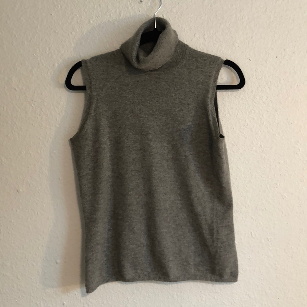 Adrienne Vittadini Cashmere Sleeveless Turtleneck